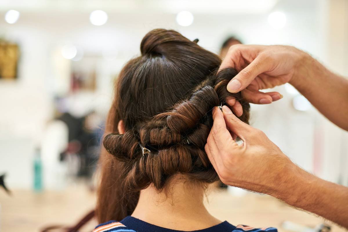 How to Master the Perfect Ponytail with Clip: Effortless Style That Actually Holds