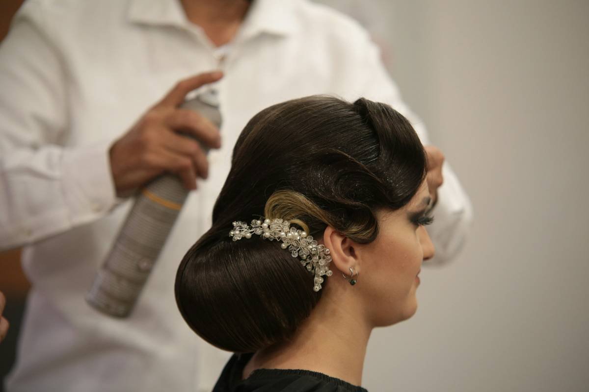 The Ultimate Guide to Ponytail Extensions: Get Full, Flawless Hair in 60 Seconds