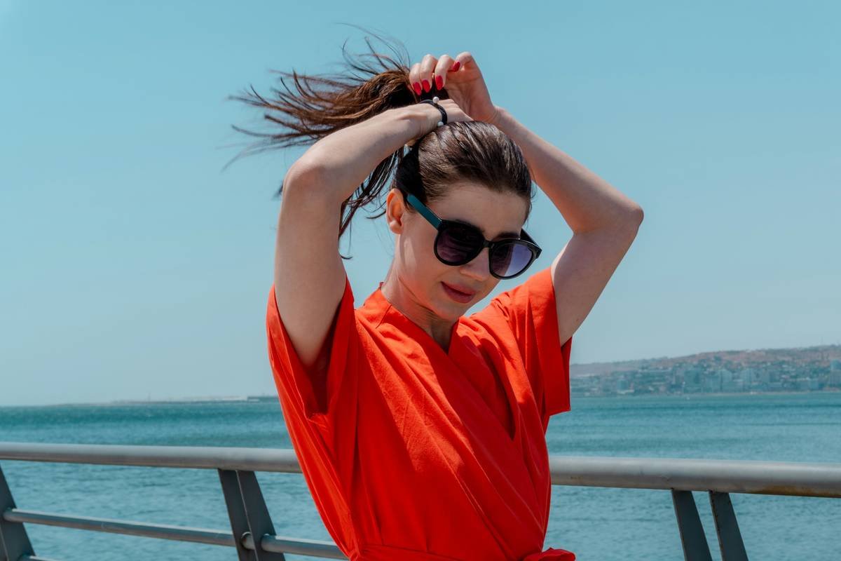 Casual hair ideas featuring half-up style with claw clip and textured ends