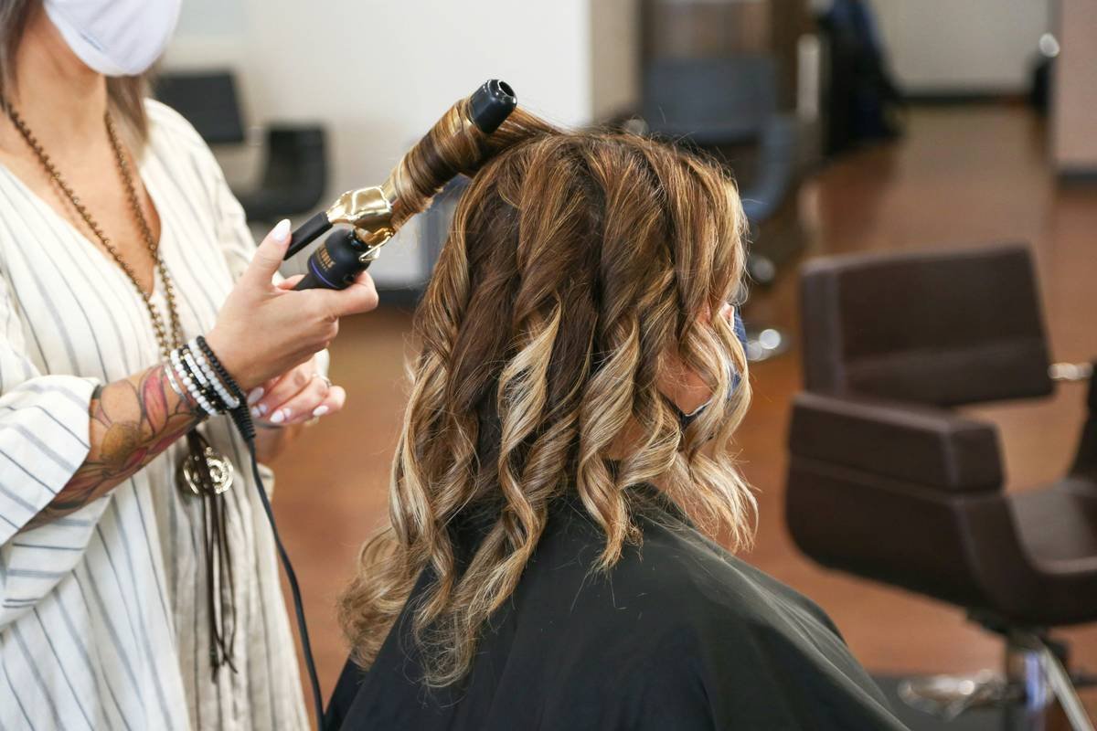 How to Master the Bubble Ponytail: Effortless Volume & Playful Style in Minutes